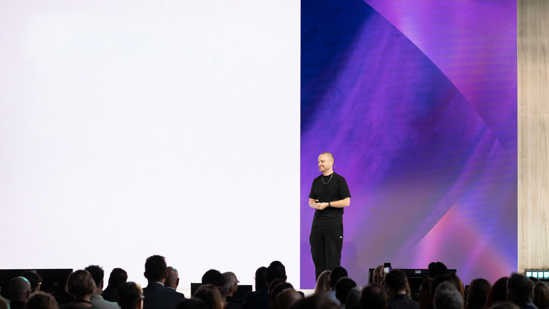 Axel Yosyk on stage